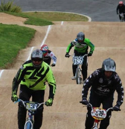 Retro racing at Knox