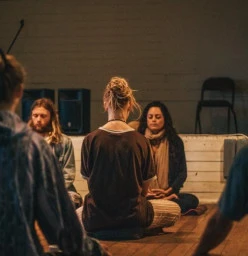 FreedOM Yoga Bulli 1