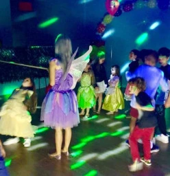 Laser disco lights with smoke machine ready to wow your guests