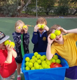 Kids have fun at Lolivers Tennis