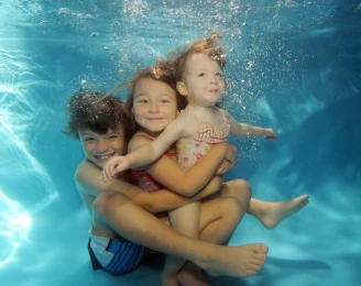 Caba Waterbabies ~ Prenatal, Mums & Bubs Yoga ~ Baby Massage Instruction ~ Underwater Photography