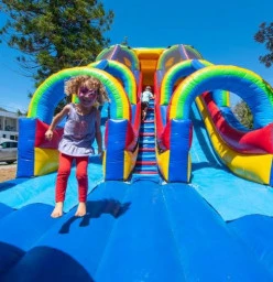 2 extra hours of jumping free! Sunshine Coast Jumping Castles