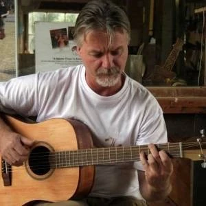 Thomas LLoyd Guitars